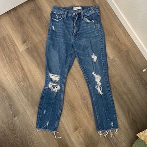 Abercrombie & Fitch, high rise mom jeans. Fair conditions. Size 27/4 regular.